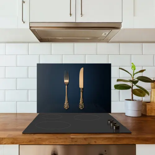 Bestek - Donkerblauw - Goud keuken achterwand spatscherm klein -sfeer2