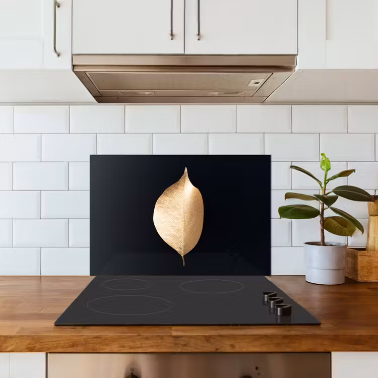 Bladeren - Goud - Zwart - Planten - Luxe keuken achterwand spatscherm klein -sfeer2