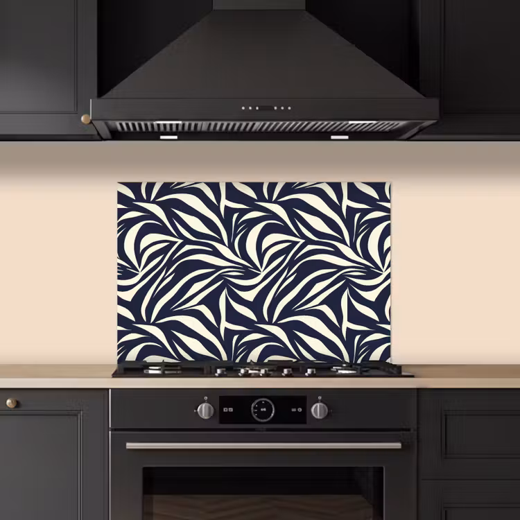 Bladvormen - Blauw - Patroon - Wit keuken achterwand spatscherm klein 900 -sfeer1