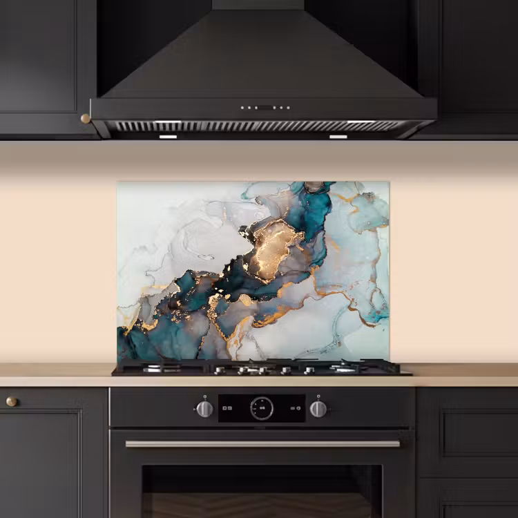 Marmer print - Goud - Blauw keuken achterwand spatscherm klein -sfeer1