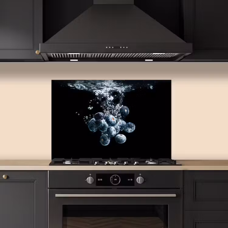 Blauwe bessen - Fruit - bes - Stilleven - Water - Zwart keuken achterwand spatscherm klein -sfeer1