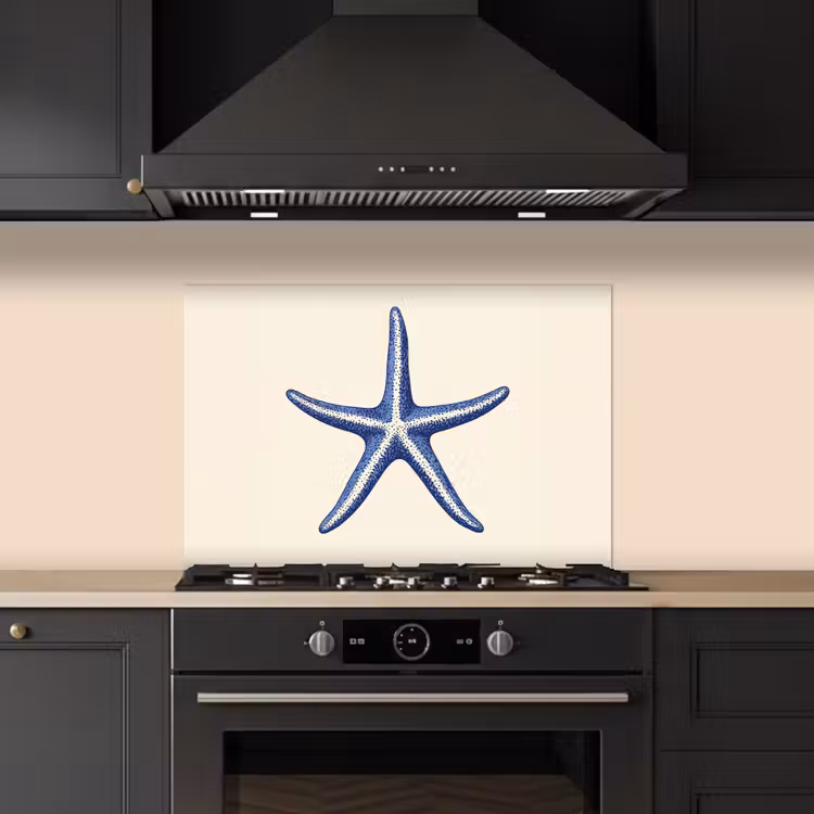 Blauwe zeester - Minimalistisch - Beige keuken achterwand spatscherm klein -sfeer1
