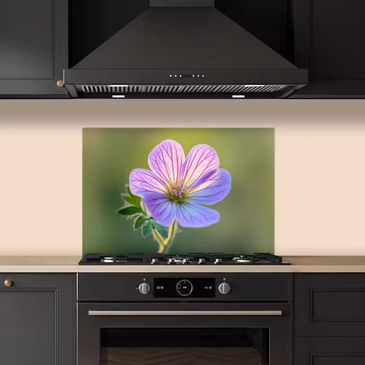 Bloem - Close up - Paars keuken achterwand spatscherm klein -sfeer1