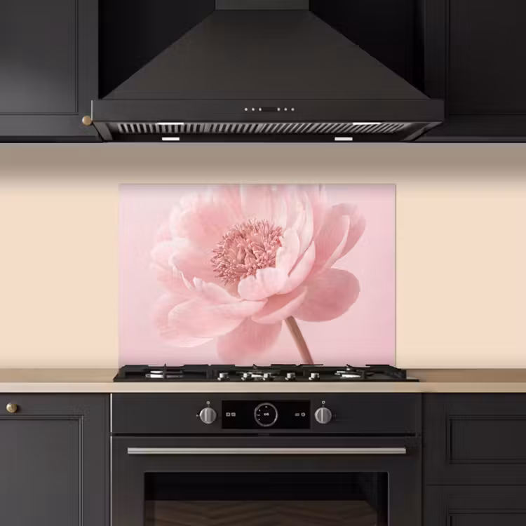 Bloem - Pioenroos - Roze keuken achterwand spatscherm klein -sfeer1