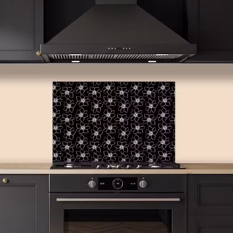 Bloemen - Patroon - Wit - Zwart keuken achterwand spatscherm klein 900 -sfeer1