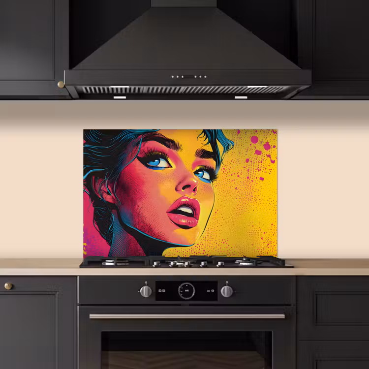 Close-up - Vrouwengezicht - Stippen - Geel keuken achterwand spatscherm klein -sfeer1