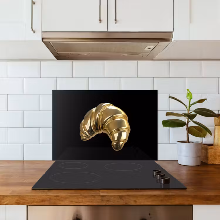 Croissant - Brood - Goud - Zwart keuken achterwand spatscherm klein -sfeer2
