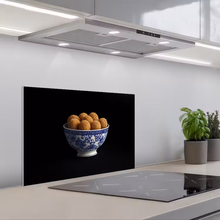 Delfts blauw - Bitterballen - Holland - Schaal keuken achterwand spatscherm klein -3d_schuin