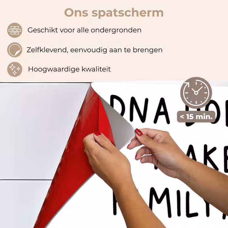 Engelse quote "DNA doesn't make a family, love does" met een hartje op een witte achtergrond keuken achterwand spatscherm klein -spatscherm_NL