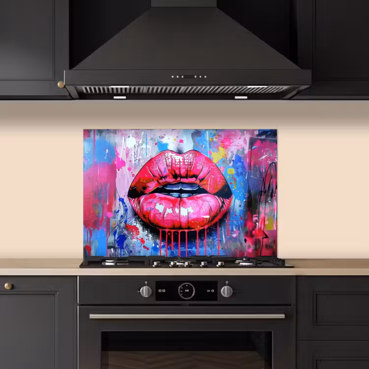Graffiti - Lippen - Felroze - Geschilderd keuken achterwand spatscherm klein -sfeer1