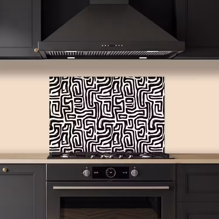 Grafisch - Lijnen - Zwart - Wit keuken achterwand spatscherm klein 900 -sfeer1