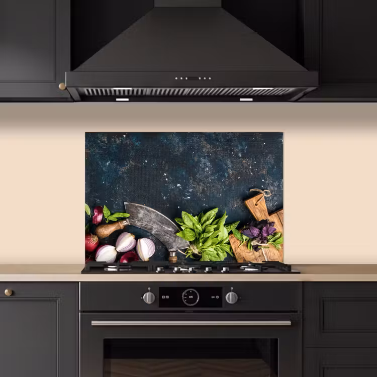 Groente - Kruiden - Wiegemes - Ui - Specerijen - Rustiek keuken achterwand spatscherm klein -sfeer1