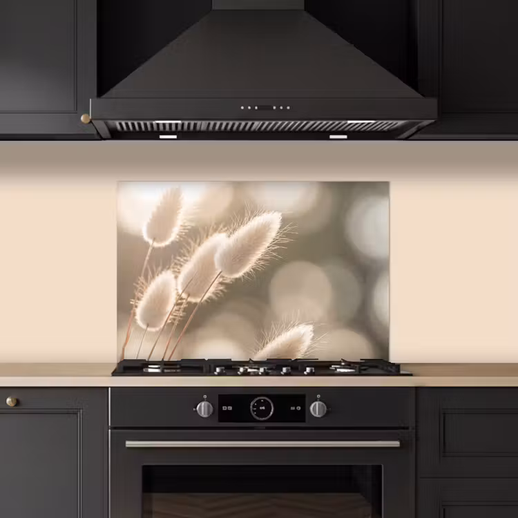 Hazestaartgras - Wit - Zonlicht keuken achterwand spatscherm klein -sfeer1