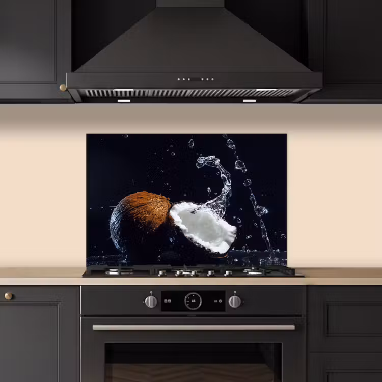 Kokosnoot - Stilleven - Water - Zwart - Fruit keuken achterwand spatscherm klein -sfeer1