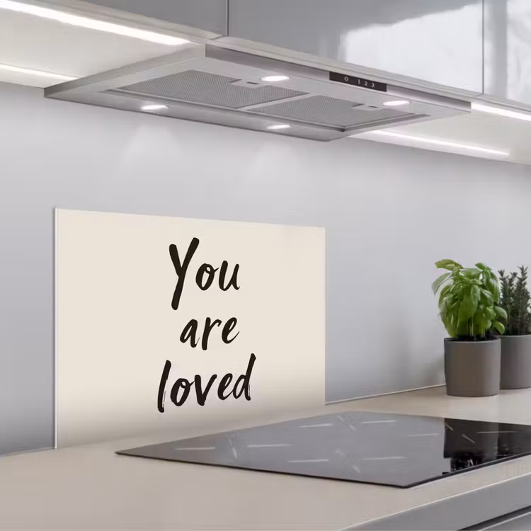 Minimalistisch - Beige - Love keuken achterwand spatscherm klein -3d_schuin