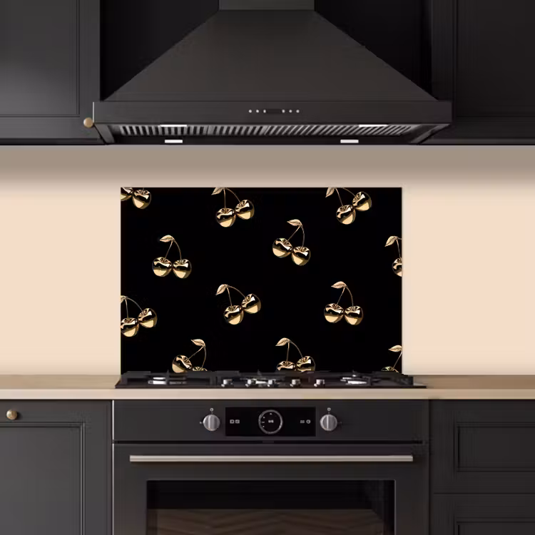 Patroon - Kersen - Goud - Chrome keuken achterwand spatscherm klein -sfeer1