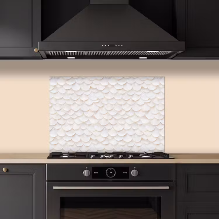 Schubben - Wit - Elegant keuken achterwand spatscherm klein 900 -sfeer1