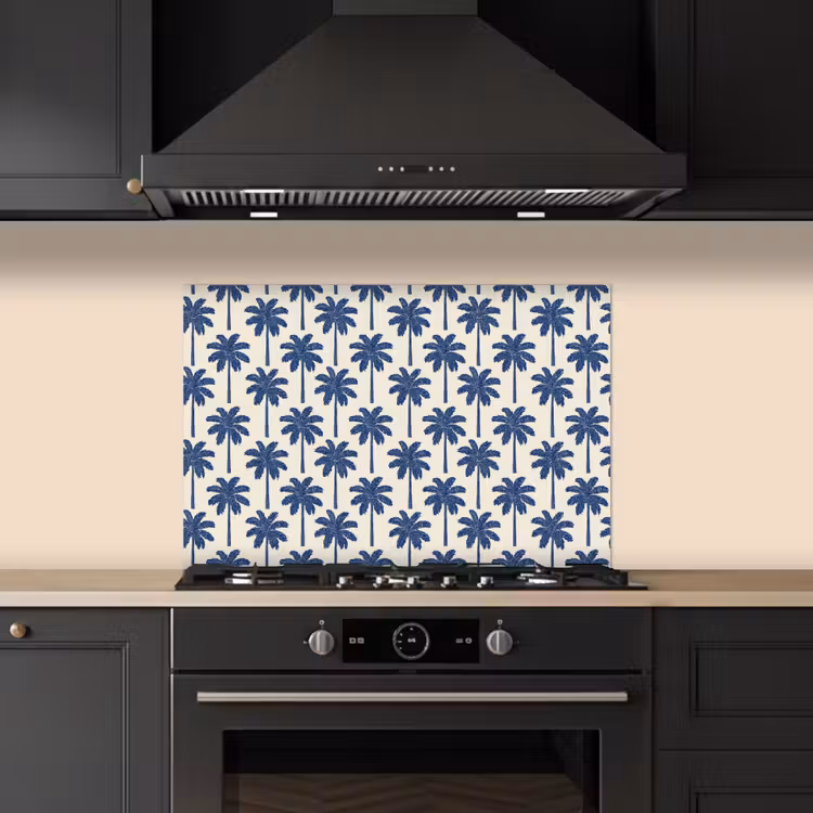 Symmetrisch - Palm - Blauw keuken achterwand spatscherm klein 900 -sfeer1