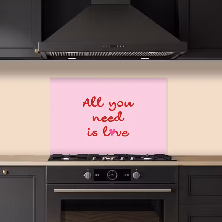 Tekst - Roze - Love - Hart keuken achterwand spatscherm klein -sfeer1