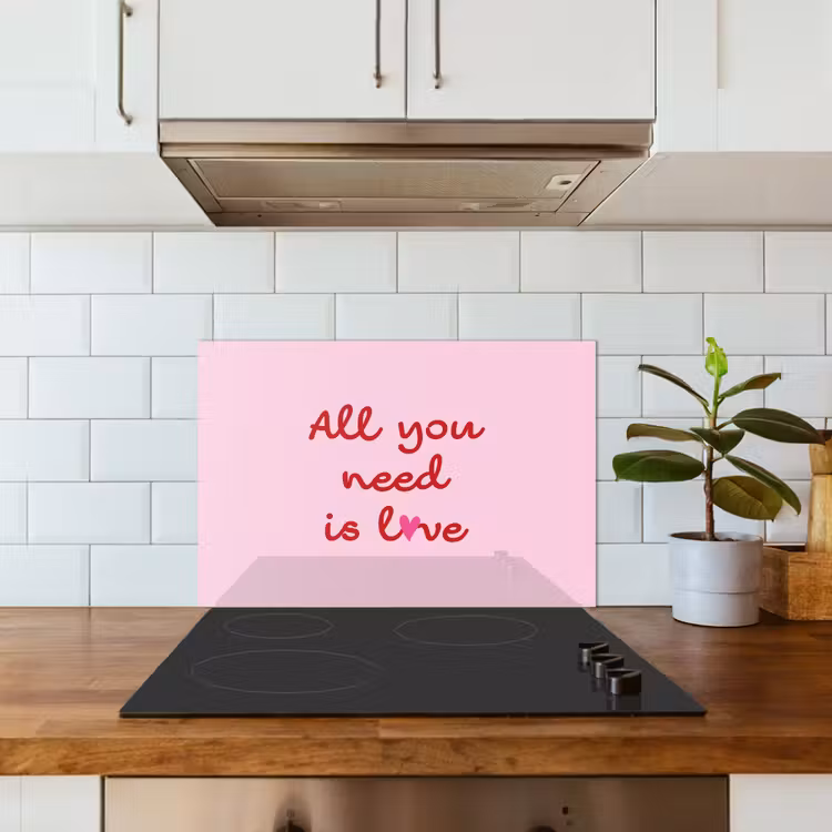 Tekst - Roze - Love - Hart keuken achterwand spatscherm klein -sfeer2