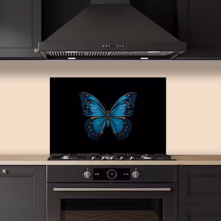 Vlinder - Blauw - Contrast keuken achterwand spatscherm klein -sfeer1