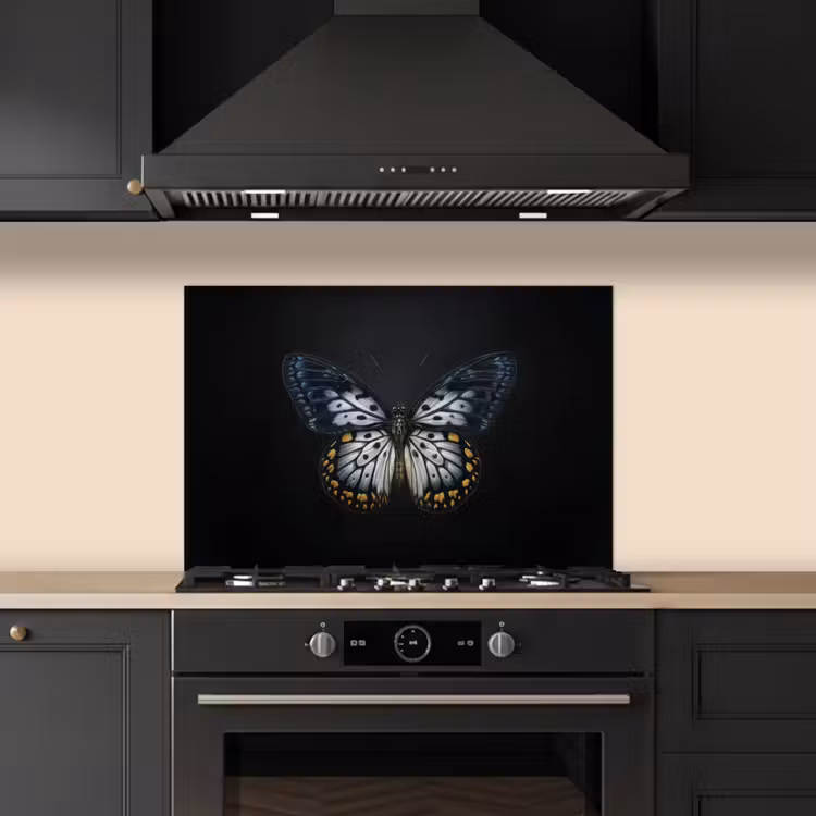 Vlinder - Monochroom - Balans keuken achterwand spatscherm klein -sfeer1