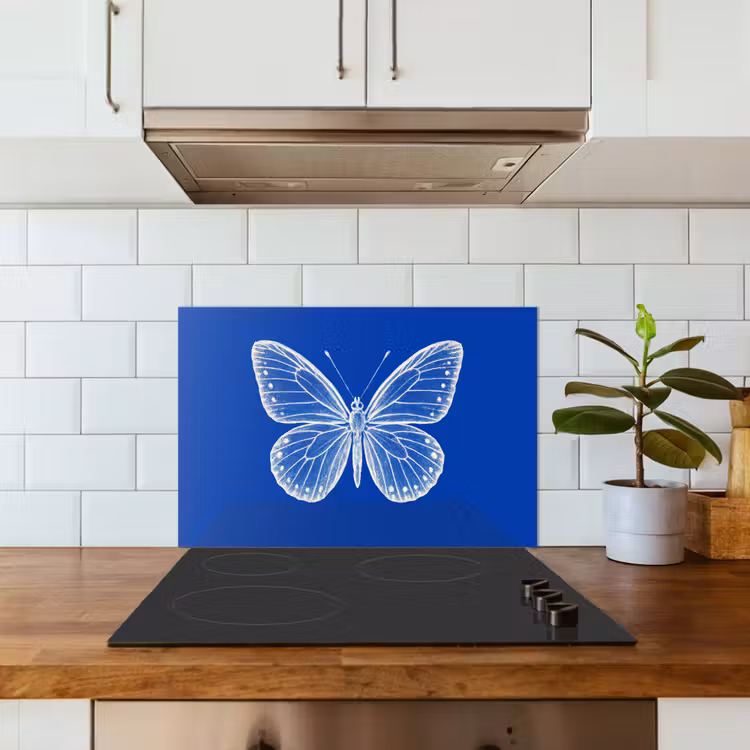 Vlinder - Wit - Getekend - Stippen keuken achterwand spatscherm klein -sfeer2
