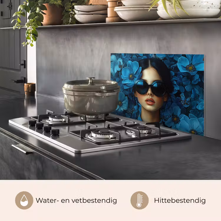 Vrouw - Bloemen - Blauw - Aesthetic - Luxe keuken achterwand spatscherm klein -usp_NL