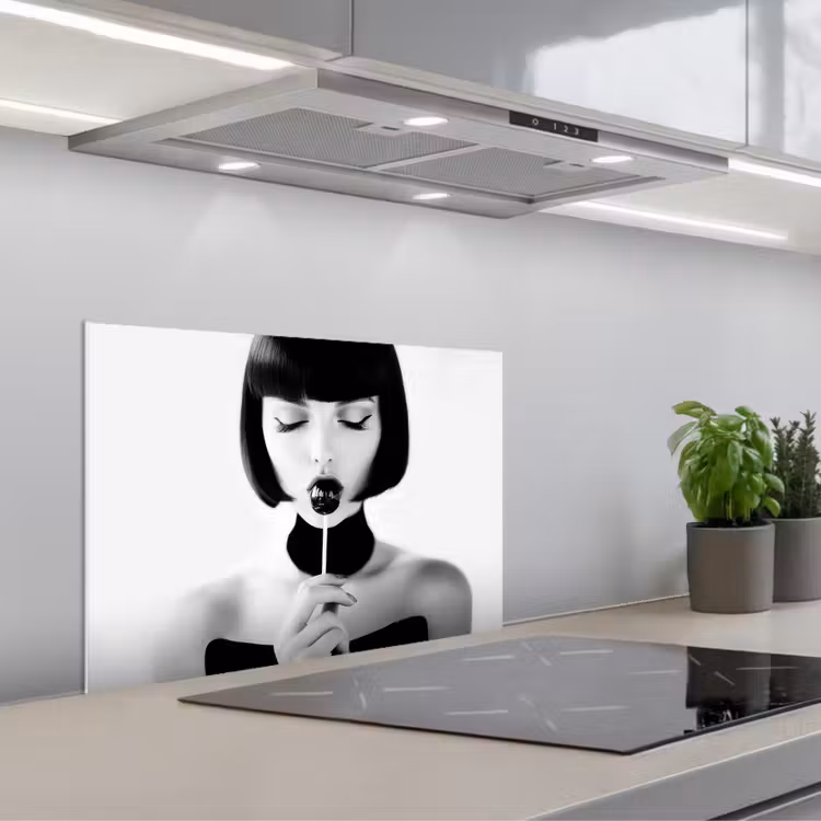 Vrouw - Lolly - Zwart - Wit keuken achterwand spatscherm klein -3d_schuin