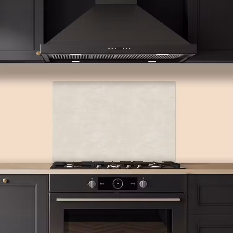 Zandkleurig - Modern - Egaal keuken achterwand spatscherm klein 900 -sfeer1