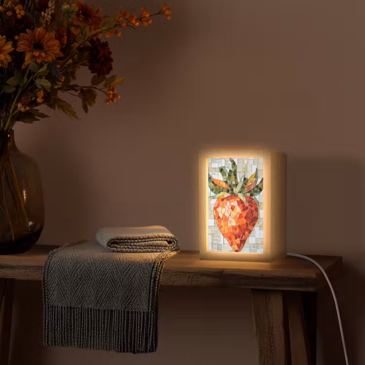 Aardbei - Rood - Mozaïek - Fruit Light Box met kabel (Tafellamp) klein -sfeer4