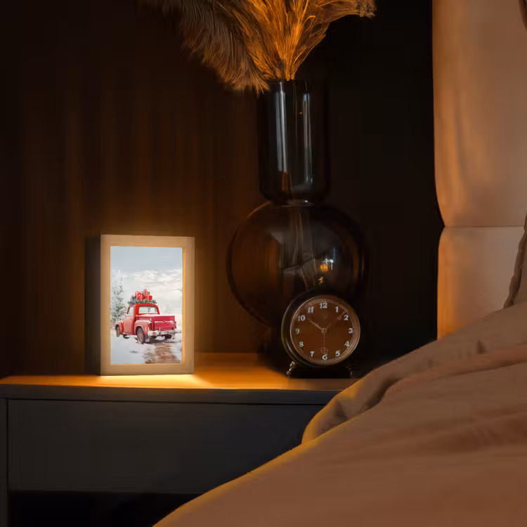 Auto - Rood - Cadeaus - Winter - Sneeuw - Kerst Light Box met kabel (Tafellamp) klein -sfeer1