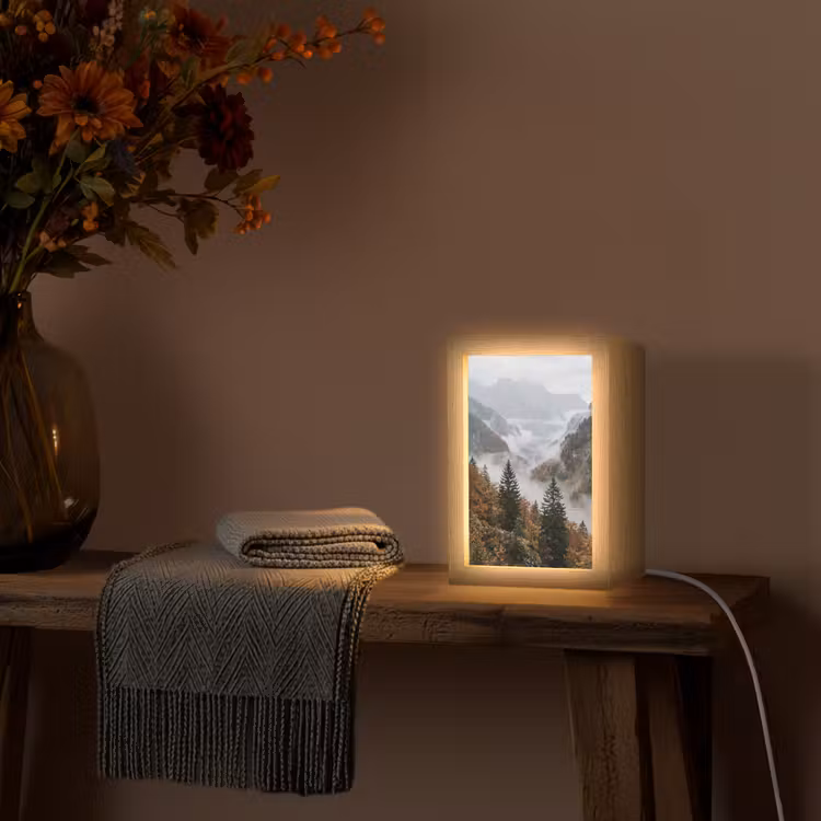 Bergen - Vallei - Mist - Herfst - Natuur Light Box met kabel (Tafellamp) klein -sfeer4
