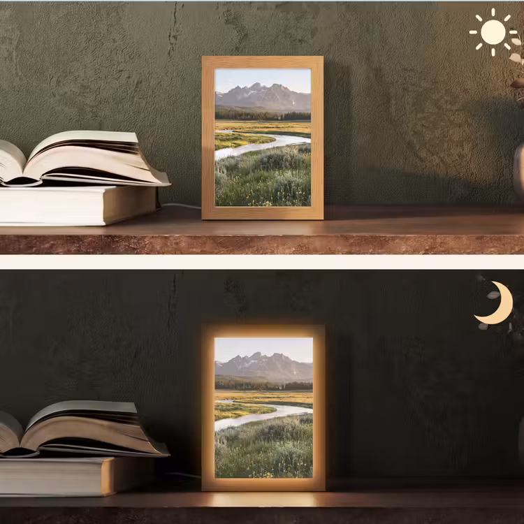 Berglandschap - Rivier - Bos Light Box met kabel (Tafellamp) klein -sfeer3