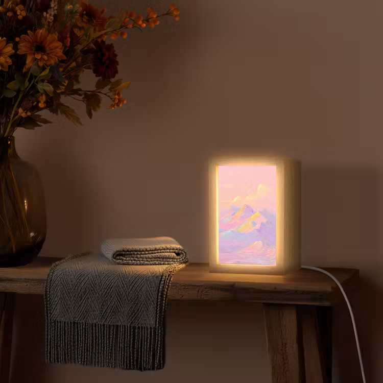 Bergtoppen - Wolken - Dromerig Light Box met kabel (Tafellamp) klein -sfeer4