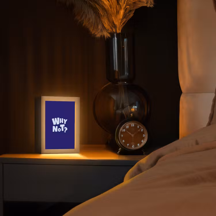 Blauw - Why not - Minimalistisch Light Box met kabel (Tafellamp) klein -sfeer1