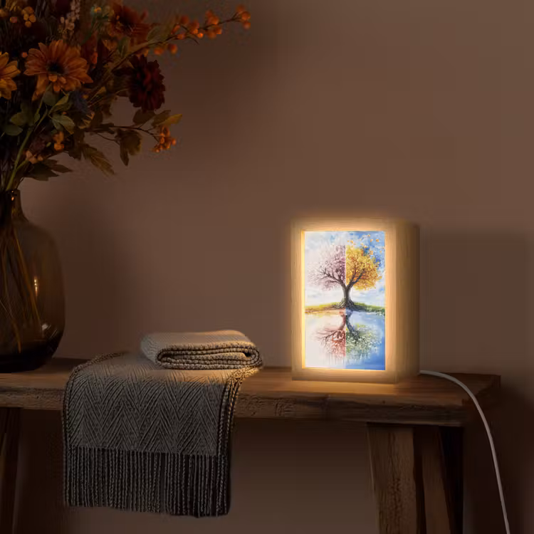 Boom - Kunst - Seizoenen - Lente - Herfst Light Box met kabel (Tafellamp) klein -sfeer4