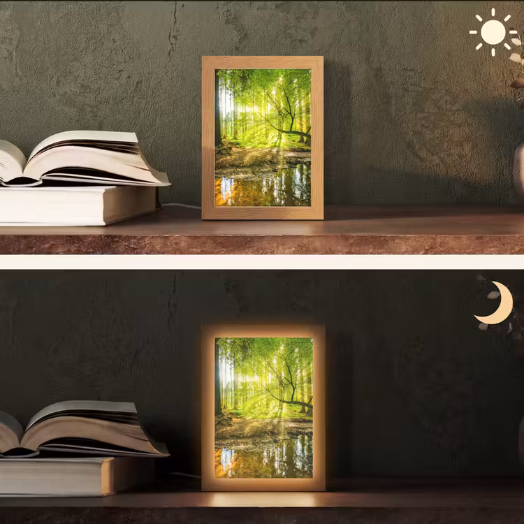 Bos - Landschap - Water - Bomen - Zon - Groen - Natuur Light Box met kabel (Tafellamp) klein -sfeer3