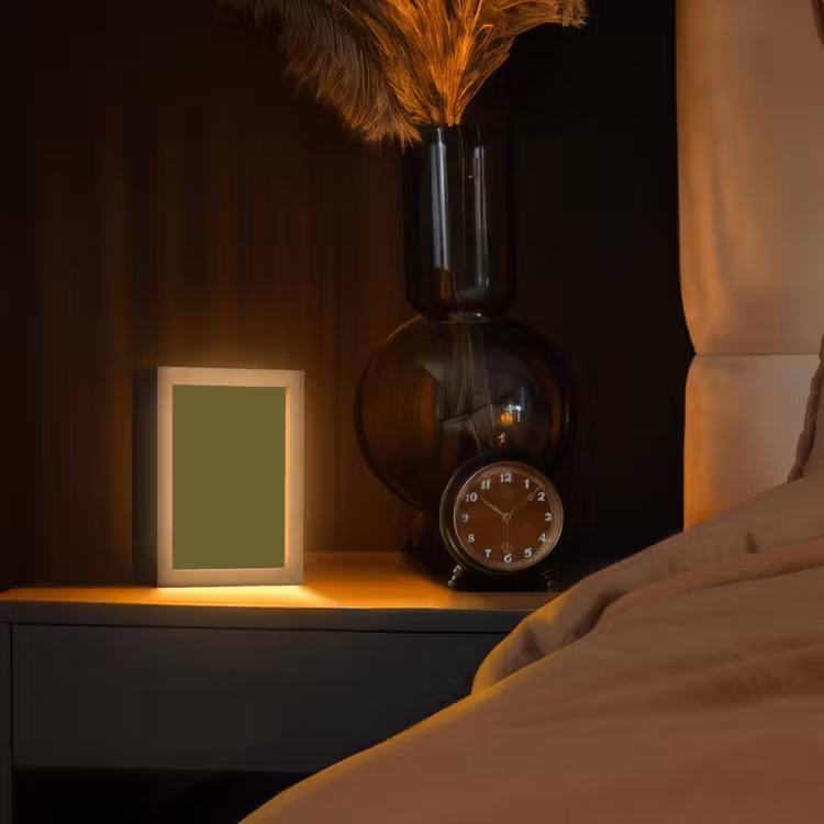 Dark - Olive - Groen Light Box met kabel (Tafellamp) klein 925 -sfeer1