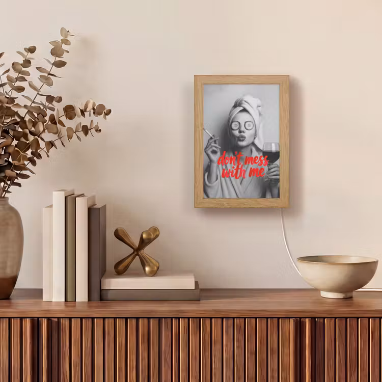 Don't mess with me - Wijn - Vrouw - Sigaret Light Box met kabel (Tafellamp) klein -sfeer2