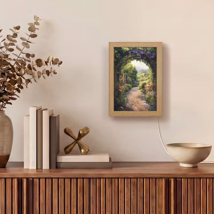 Doorkijk - Landschap - Bloemen - Tuinboog - Natuur Light Box met kabel (Tafellamp) klein -sfeer2