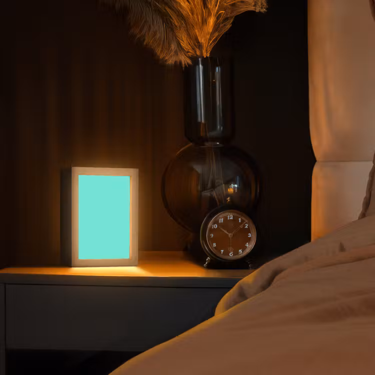 Electric - Cyan - Turkoois Light Box met kabel (Tafellamp) klein 925 -sfeer1