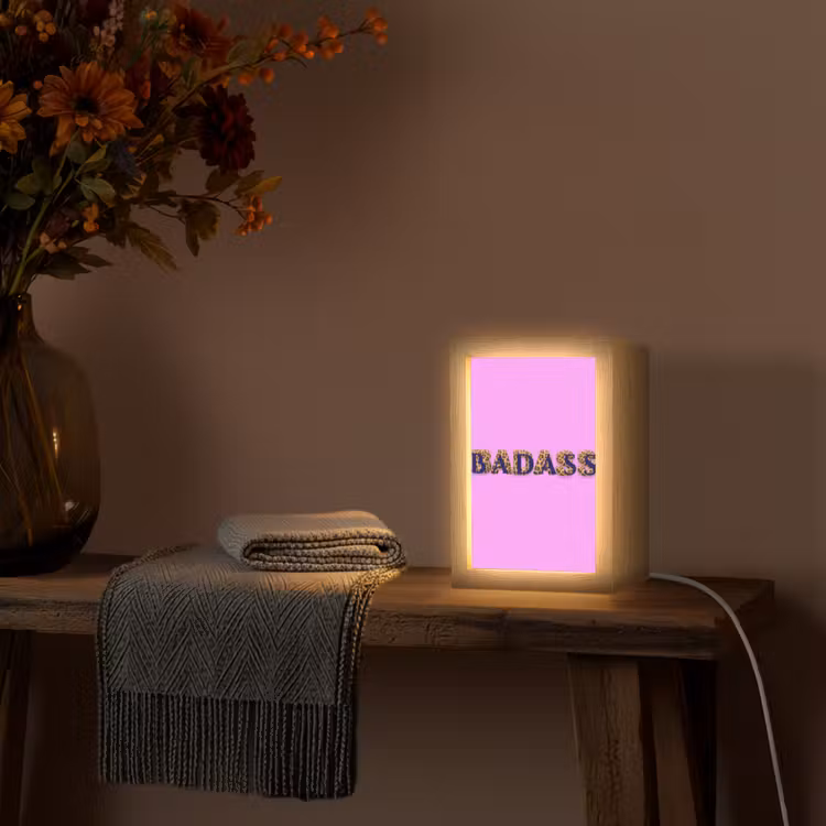 Felroze - Badass - Panterprint - Schaduw Light Box met kabel (Tafellamp) klein -sfeer4