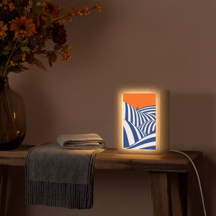 Fietser - Heuvels - Strepen - Blauw Light Box met kabel (Tafellamp) klein -sfeer4