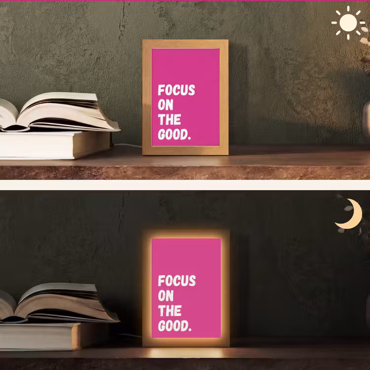 Focus on the good - Roze - Simple Light Box met kabel (Tafellamp) klein -sfeer3