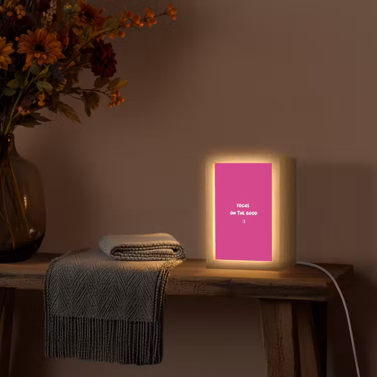 Focus - Smiley - Roze Light Box met kabel (Tafellamp) klein -sfeer4