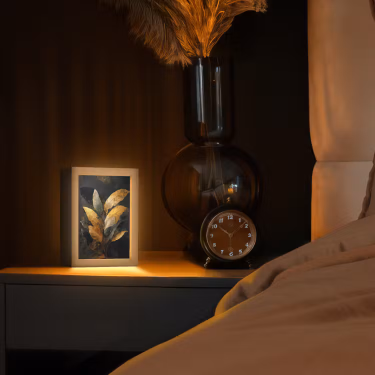 Gouden Bladcompositie – Botanische Luxe Light Box met kabel (Tafellamp) klein -sfeer1