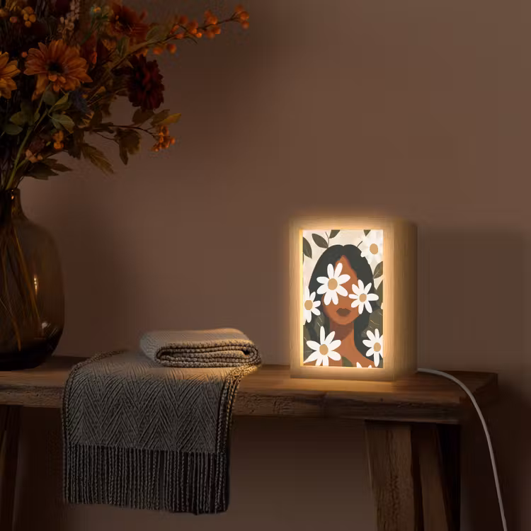Illustratie - Vrouw - Madeliefjes - Wit Light Box met kabel (Tafellamp) klein -sfeer4
