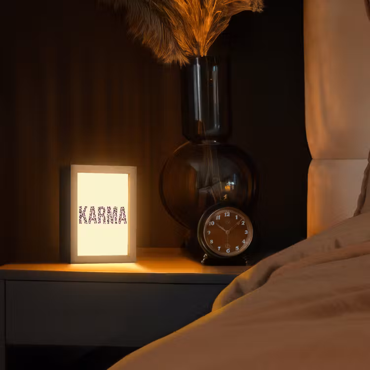 Karma - Luipaardprint - Geel Light Box met kabel (Tafellamp) klein -sfeer1
