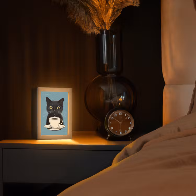 Kat - Zwart - Koffie - Minimalistisch Light Box met kabel (Tafellamp) klein -sfeer1